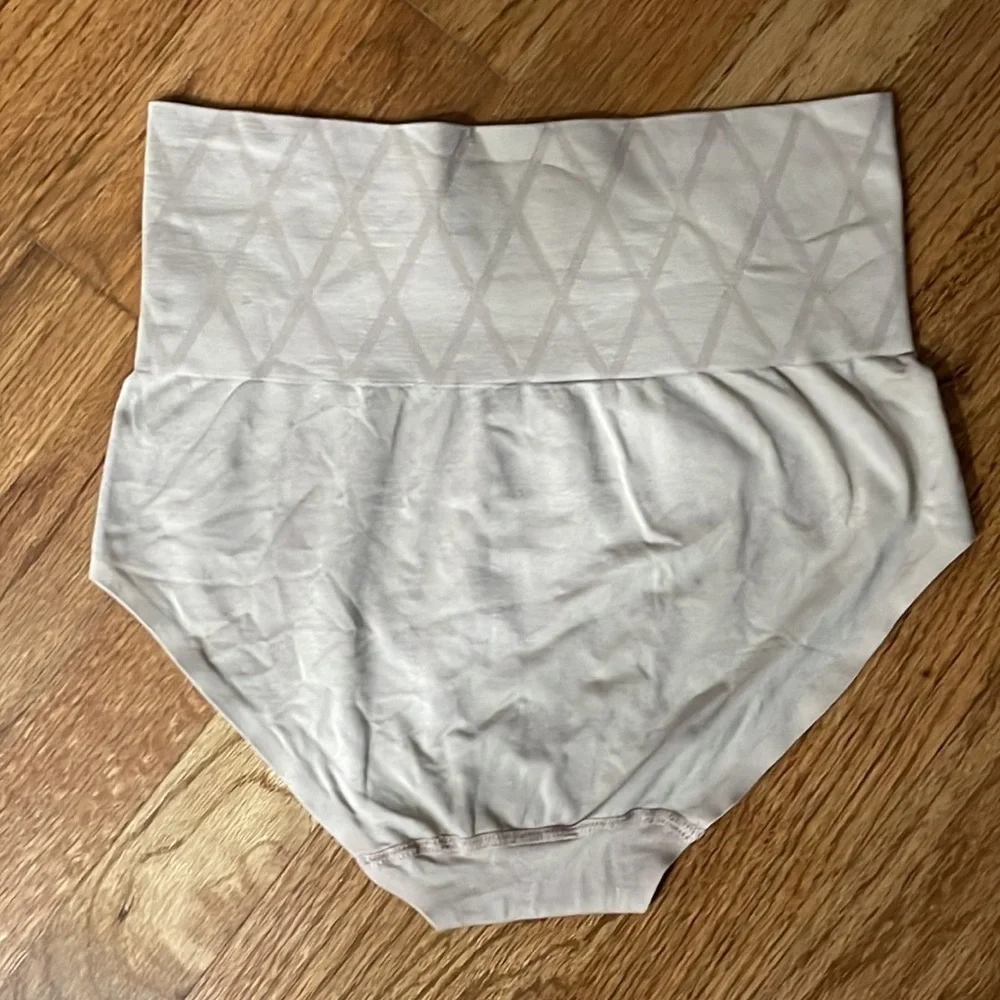 Nautica intimate tummy tucker shapewear size medium